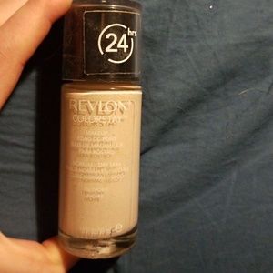 Revlon Colorstay Foundation in 110 ivory
